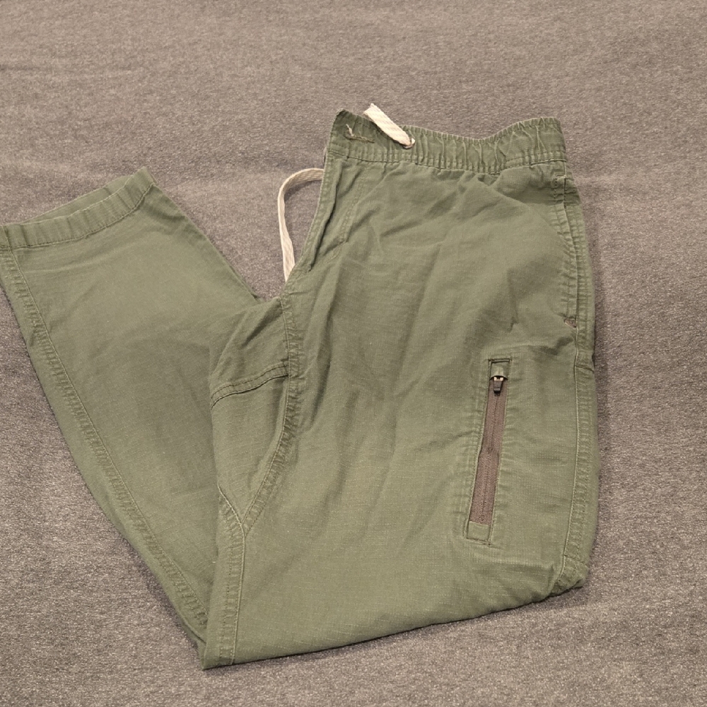 Vuori Men's Olive Green Ripstop Joggers
